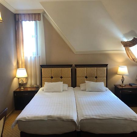 Villa Hotel ديبريتْسين المظهر الخارجي الصورة