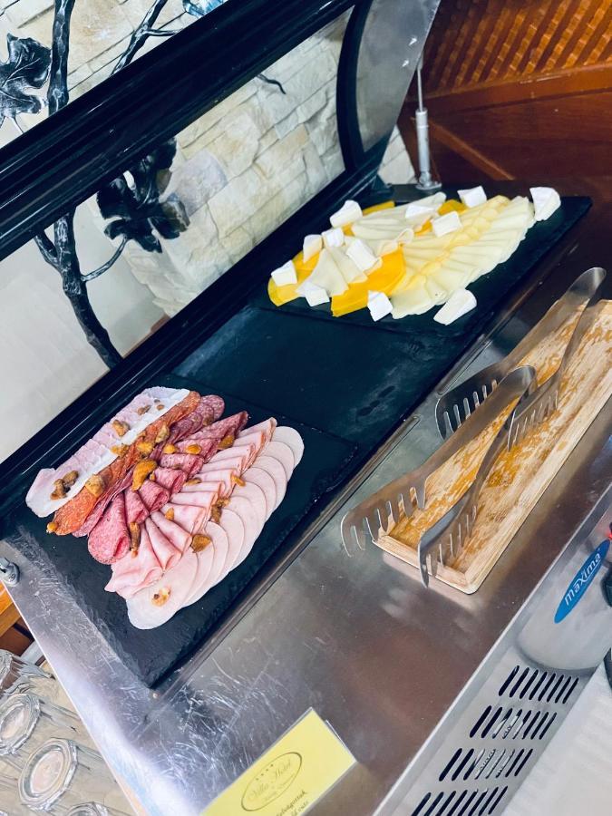 Villa Hotel ديبريتْسين المظهر الخارجي الصورة
