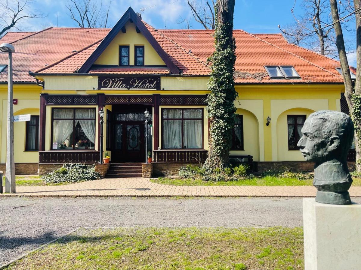 Villa Hotel ديبريتْسين المظهر الخارجي الصورة