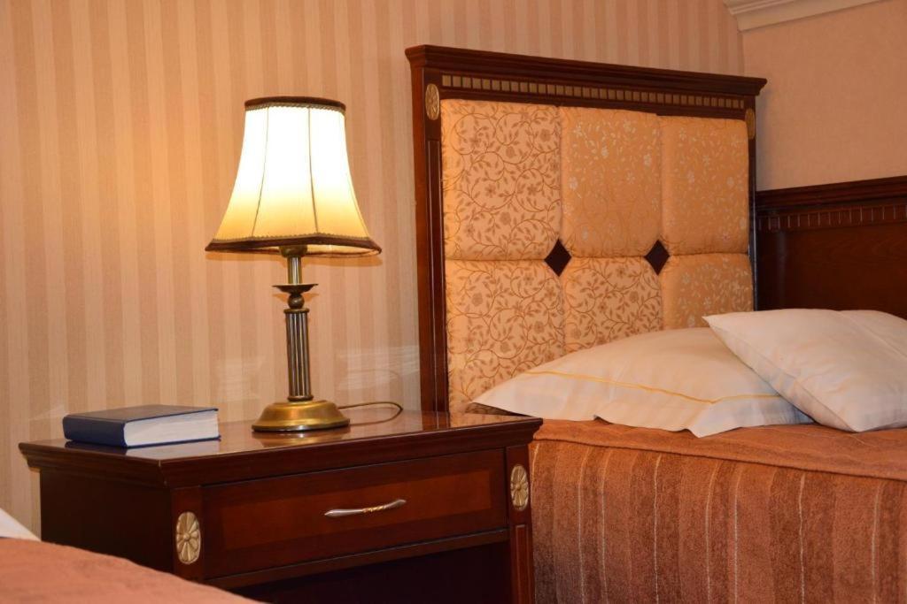 Villa Hotel ديبريتْسين المظهر الخارجي الصورة