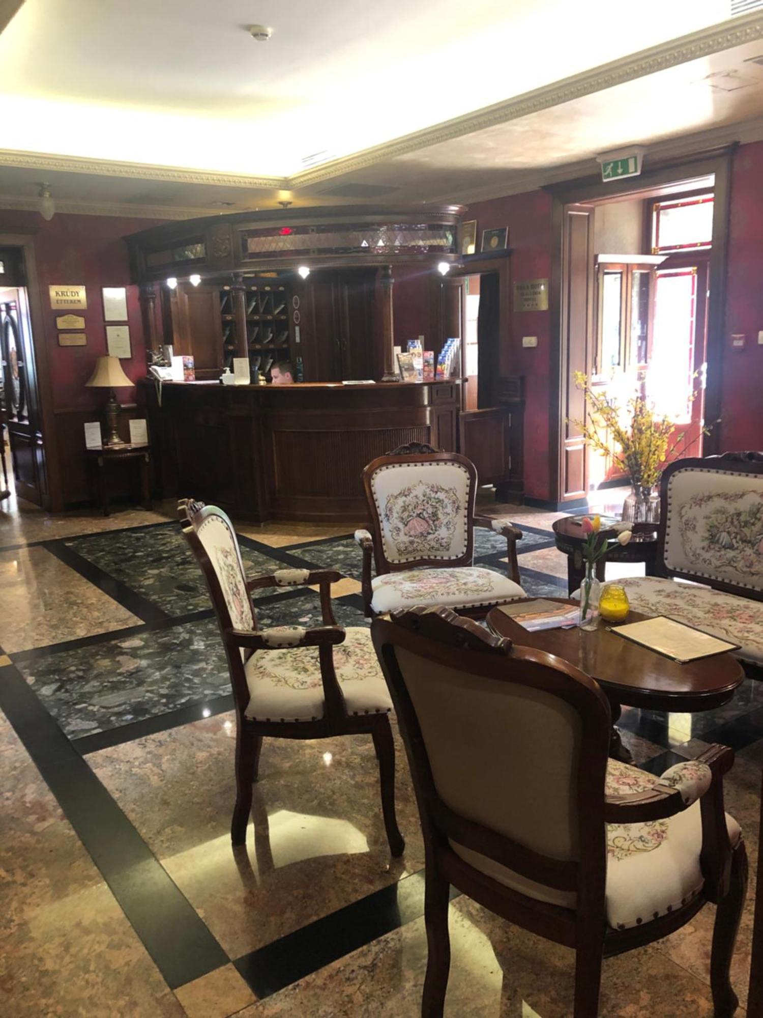 Villa Hotel ديبريتْسين المظهر الخارجي الصورة