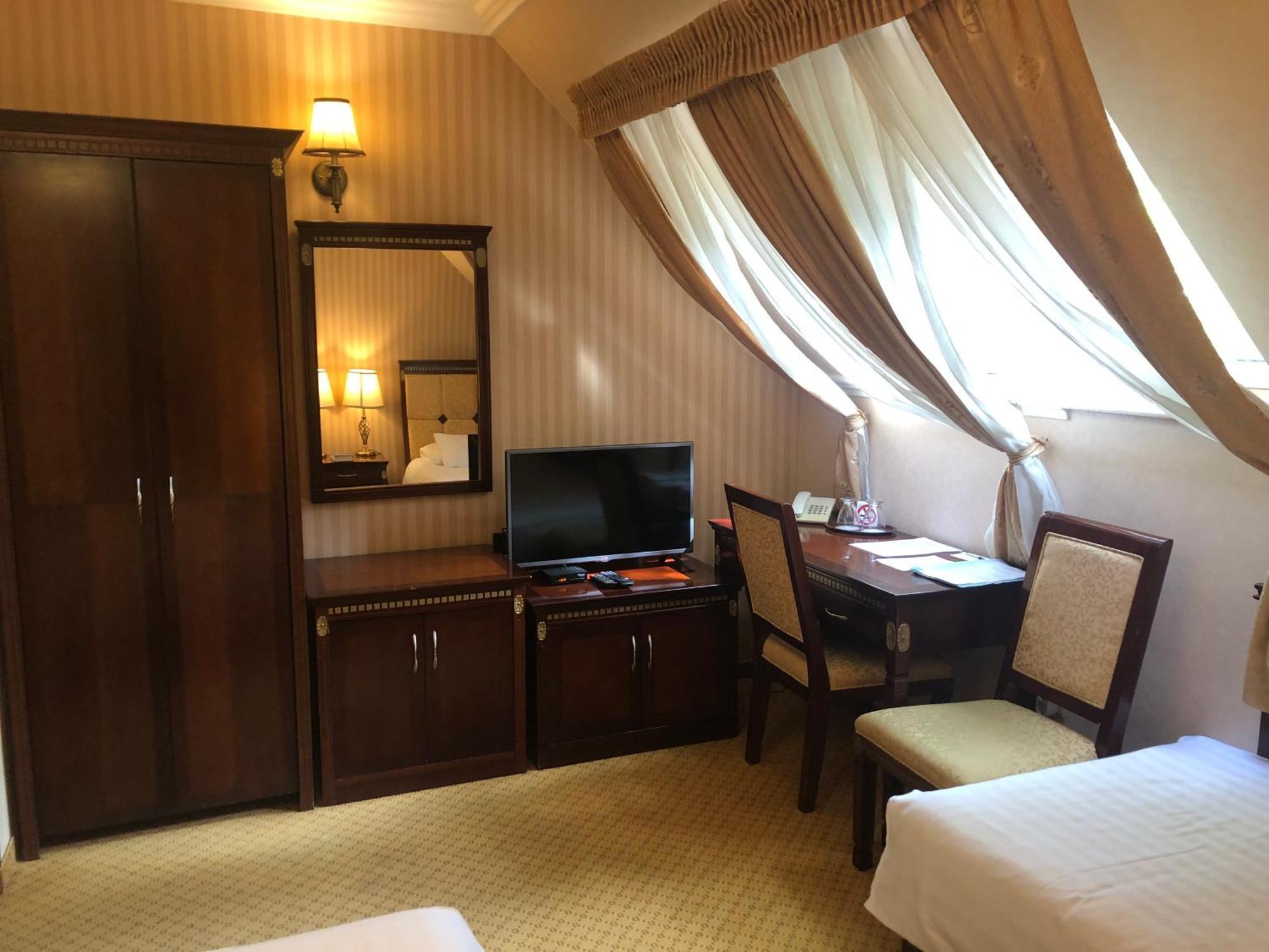 Villa Hotel ديبريتْسين المظهر الخارجي الصورة