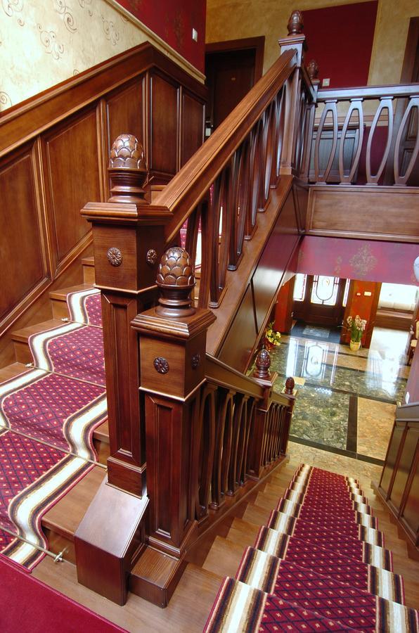 Villa Hotel ديبريتْسين المظهر الخارجي الصورة