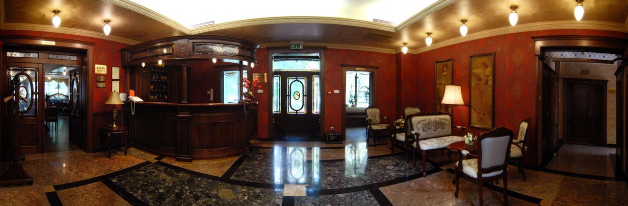 Villa Hotel ديبريتْسين المظهر الخارجي الصورة